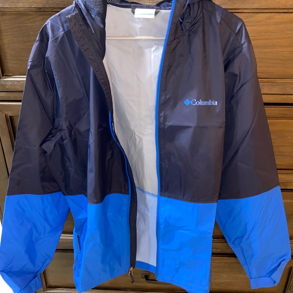 Columbia raincoat/ wind jacket size Medium